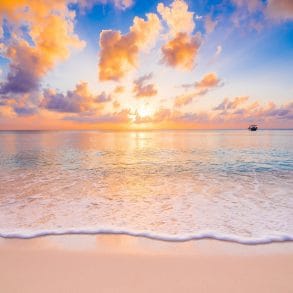 best place to watch the sunset in grand cayman