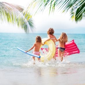 children enjoying their Spring Break on Grand Cayman