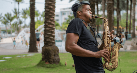 Sax performer