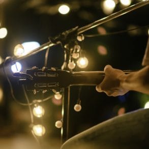 Man playing live music in Grand Cayman